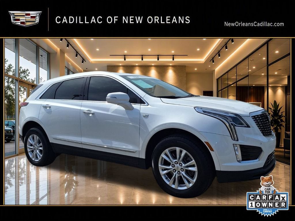 2023 Cadillac XT5 Luxury in Crystal White Tricoat — front three-quarter view